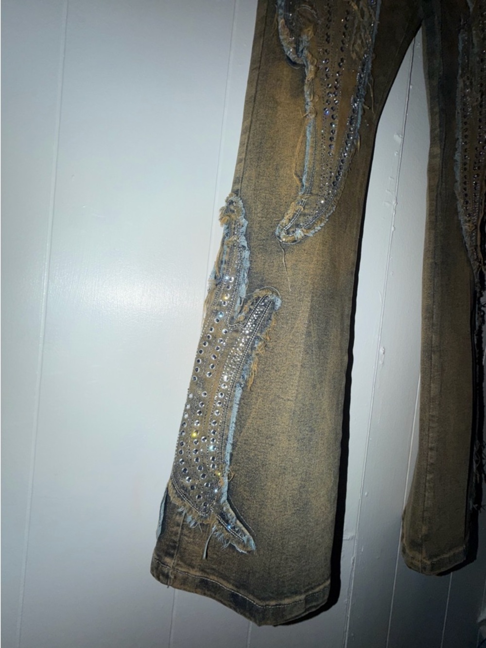 Men's Distressed Brown Slim Jeans with Embellished Detailing - Picture 6 of 6